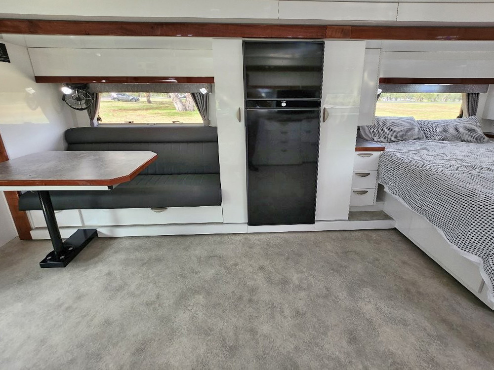 2802SL Double slideout luxury motorhome